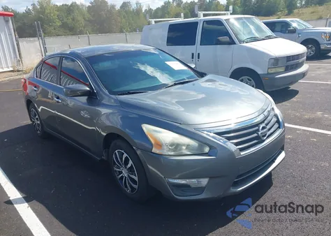 2015 Nissan Altima 2.5 S from USA, damaged, VIN 1N4AL3AP4FN865371